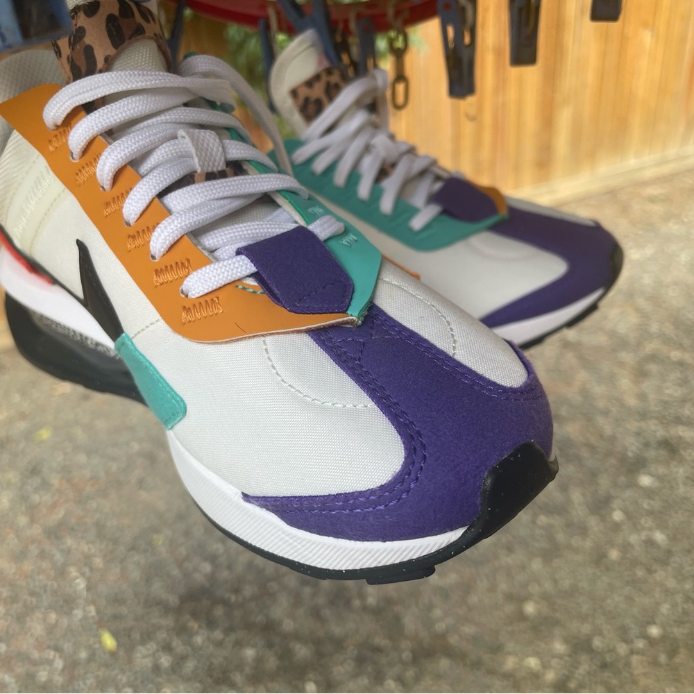 Nike Air Max Pre-Day SE Women's Sneakers - Size 7 - - Picture 3 of 16